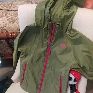 Northface girls windbreaker 7/8